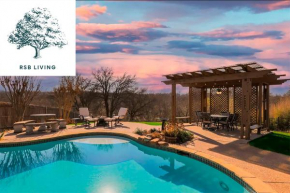 Elite 4BR 2BA Holiday Home with Hot Tub, Pool, and BBQ